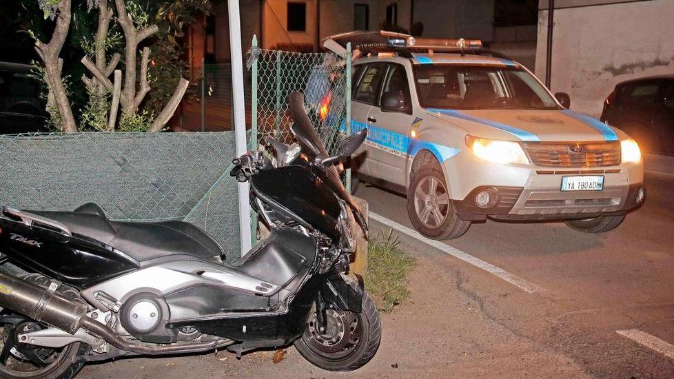 Scontro tra auto e moto lungo la sp52, ferito il centauro