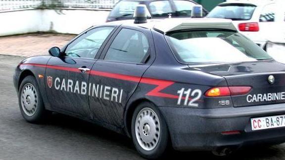 Ruba 14mila euro alla ditta in cui lavora la compagna