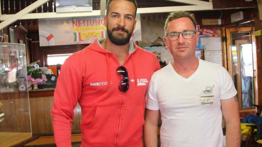 Bimbo si perde in spiaggia, ritrovato grazie a una chat