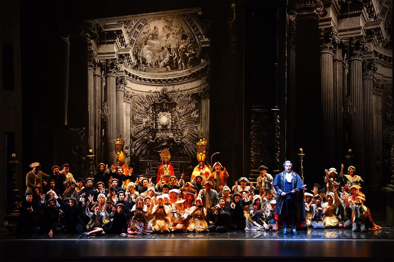 Una scena della Tosca andata in scena al teatro Comunale di Sassari nel 2017