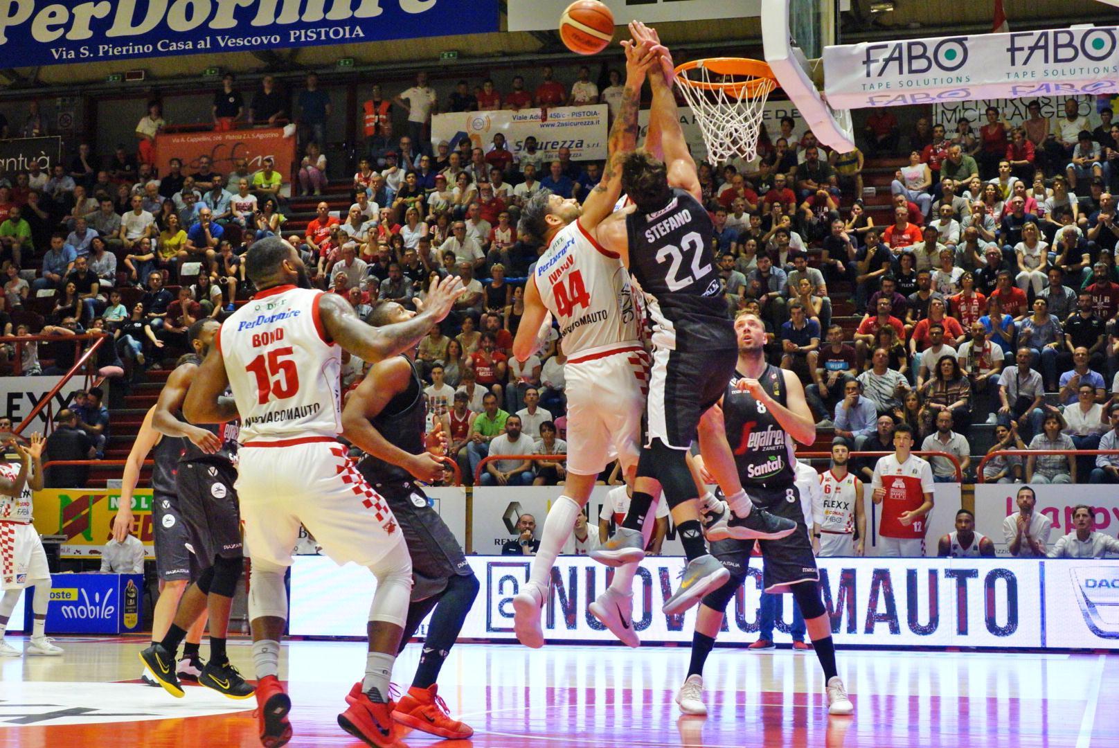 Virtus Bologna espugna Pistoia
