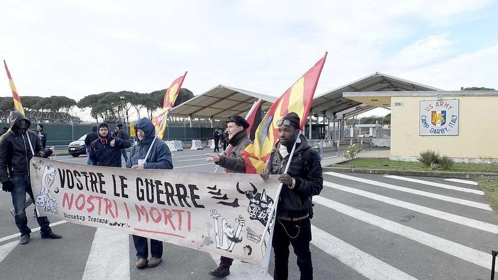 Primo maggio davanti alla base Usa
