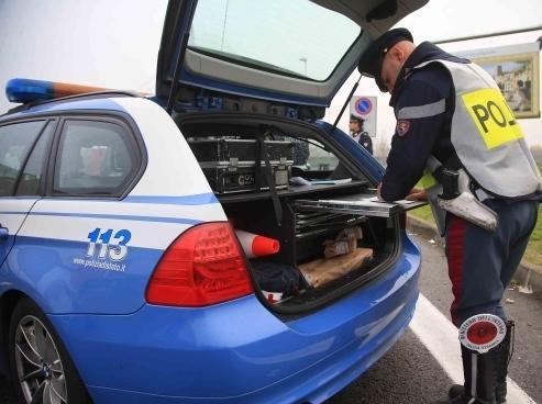 Controlli della polizia a bar e sale gioco 