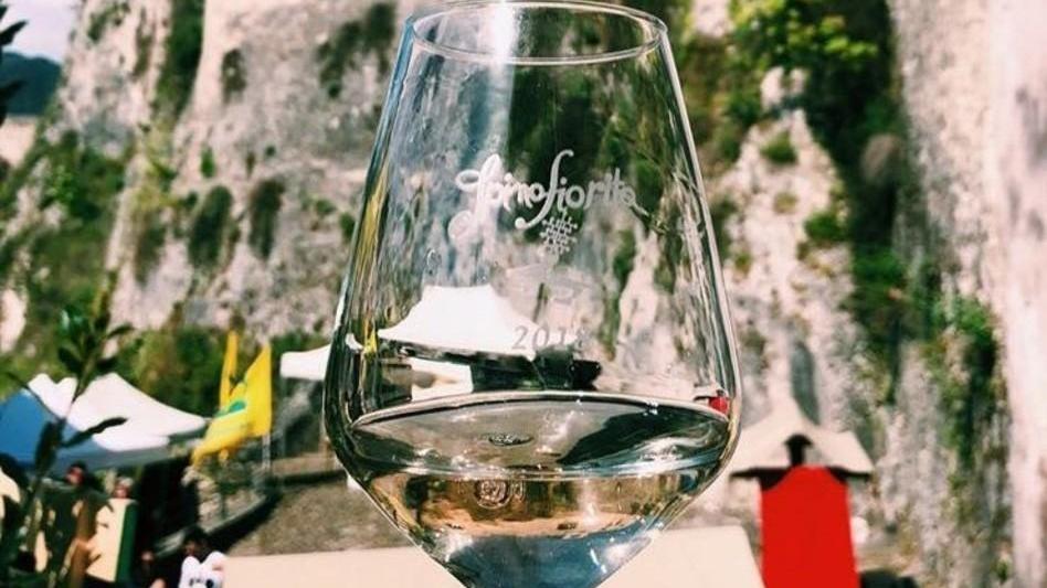 Tutti in coda in piazza per lo Spino Fiorito La star è il Vermentino