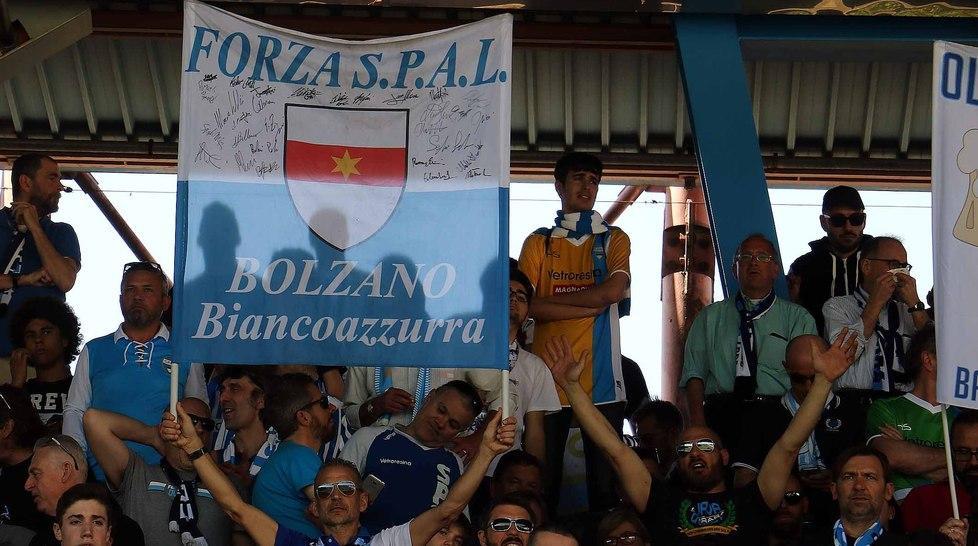 Dai social ai pullman, tutti al Bentegodi: «Dai ca gla fen»