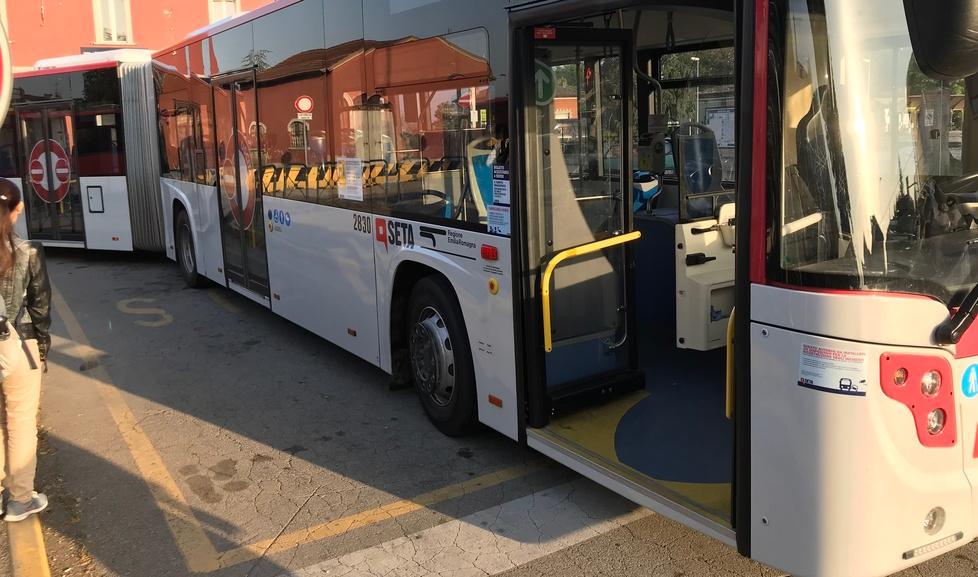 Studente investito da un bus, è grave 