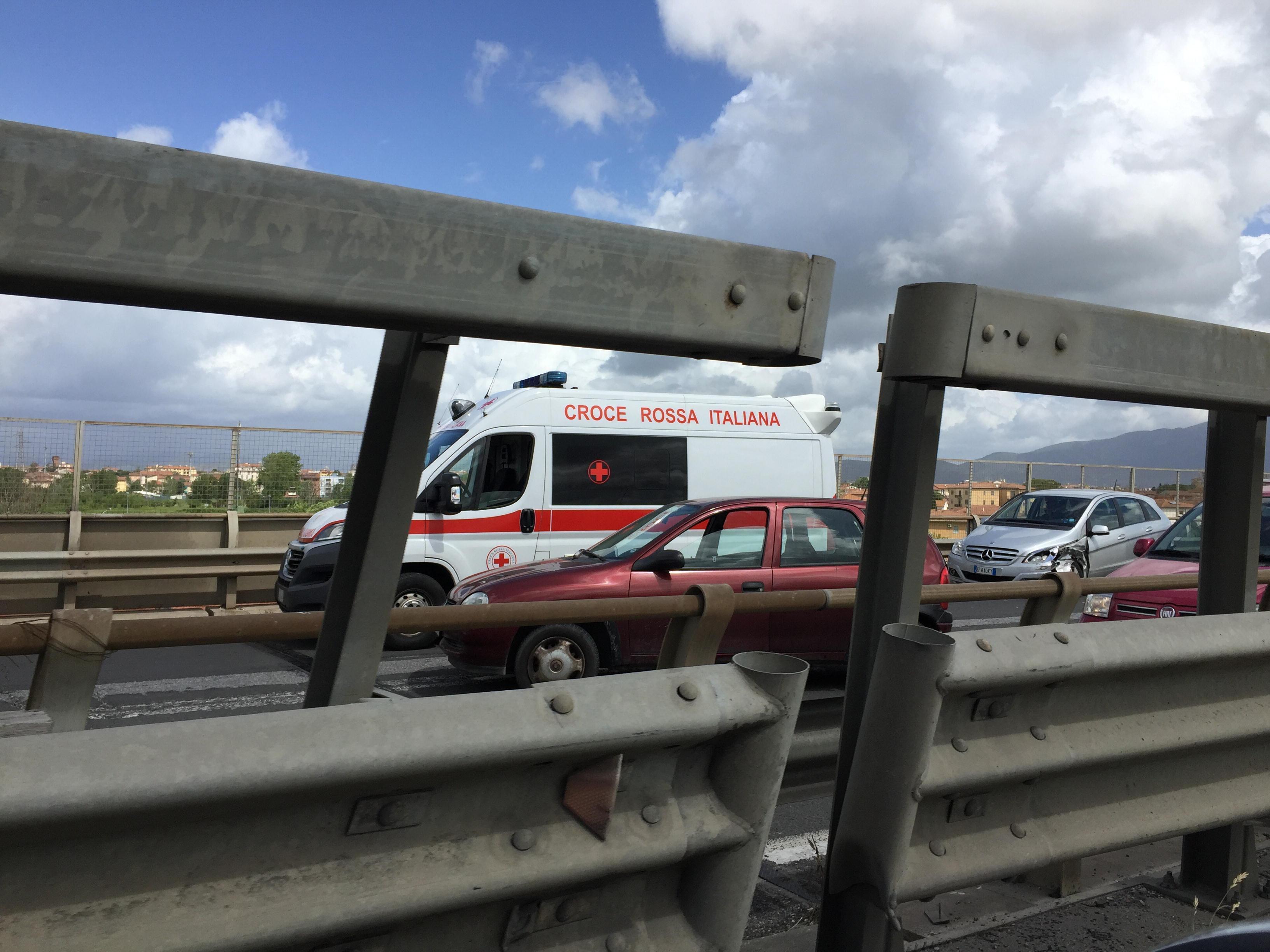 Le auto coinvolte nell'incidente sulla Fi-Pi-Li