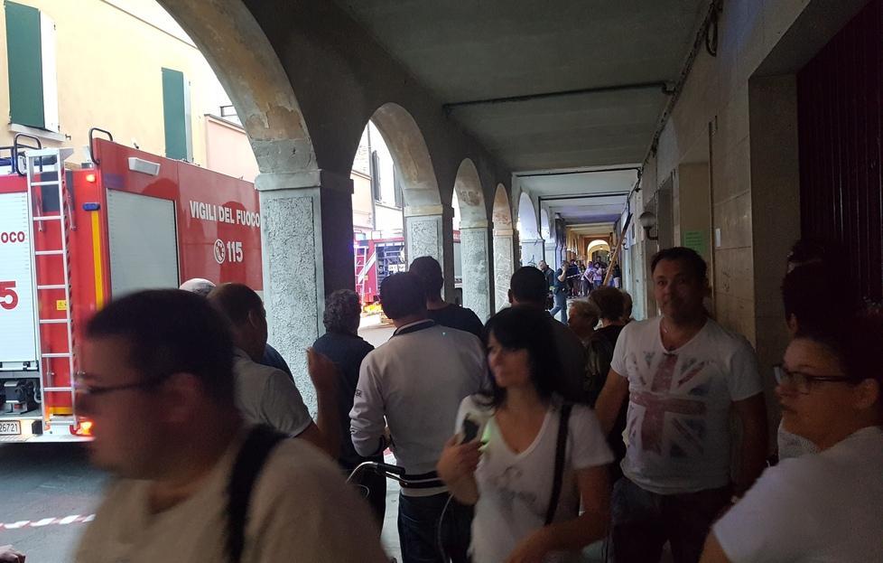 Carpi, esplode un petardo e si scatena il panico 