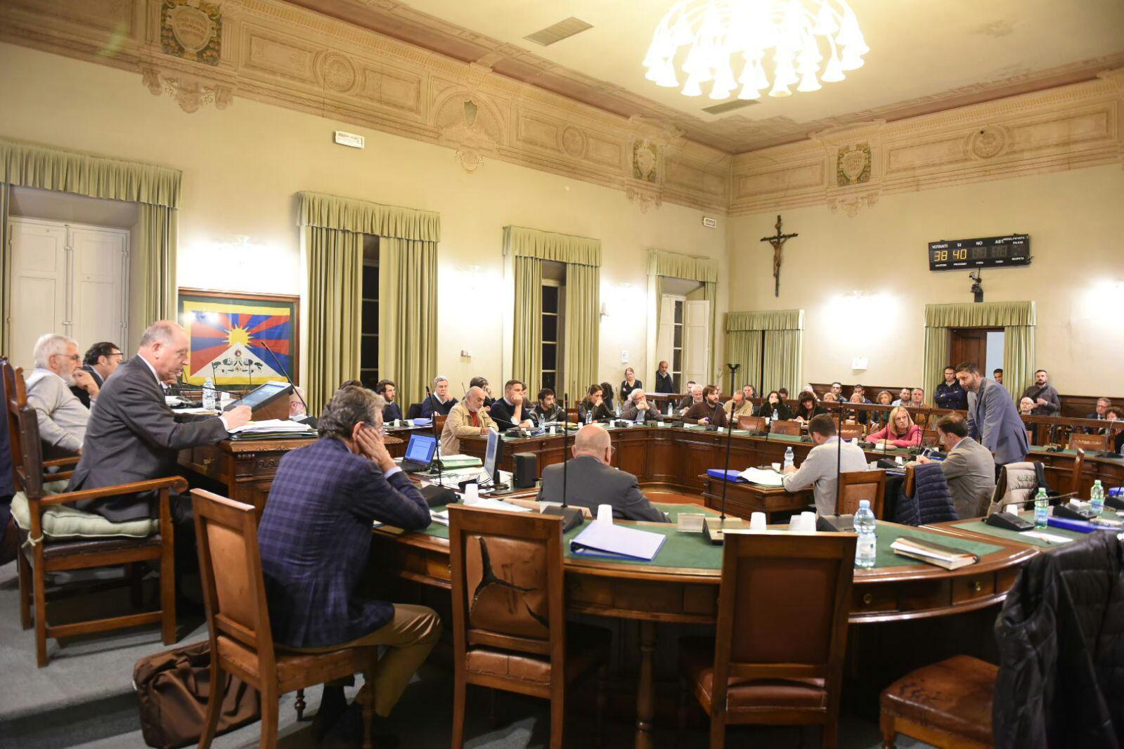 Il consiglio comunale di Lucca