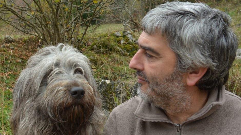 Davide Montanari con il suo inseparabile cabe Alba