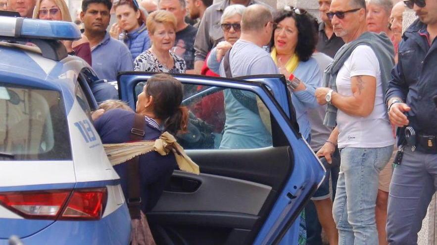 Cerca di derubare un turista