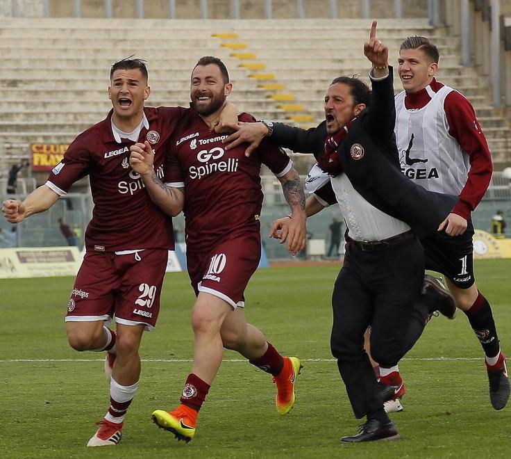 9) IL TRIONFO NEL DERBY