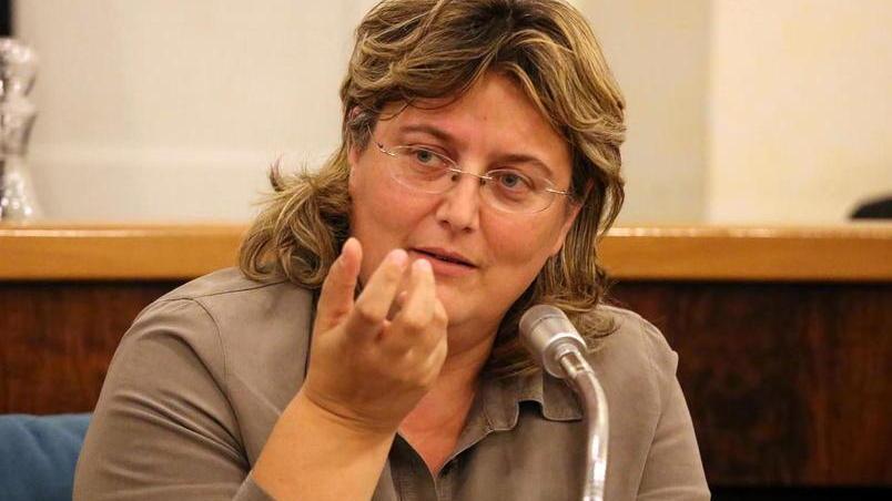 Offese alla sindaca Parrella sui sacchi della spazzatura