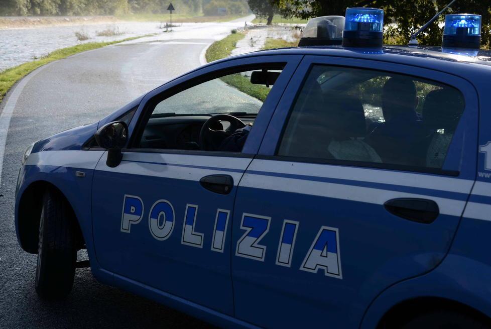Furti di auto e soldi ai danni di turisti