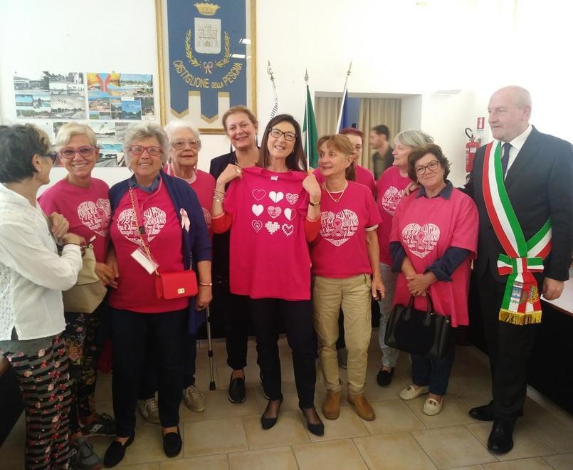 Alla prefetta una maglietta “rosa”