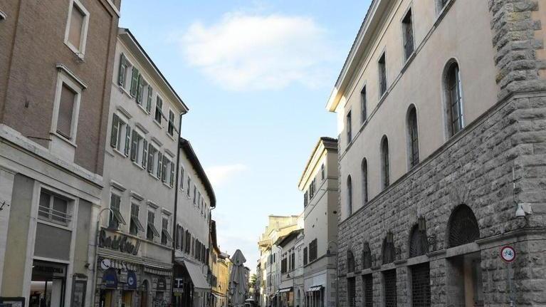 Nuovi arredi esterni per i locali del centro Il catalogo si aggiorna