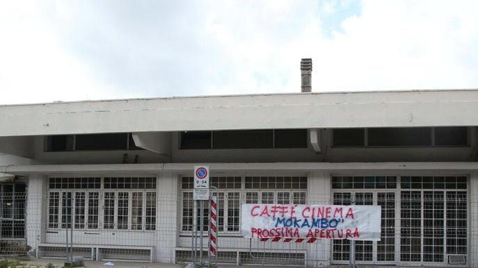 Ex Mokambo, il locale abbandonato nel quartiere vip