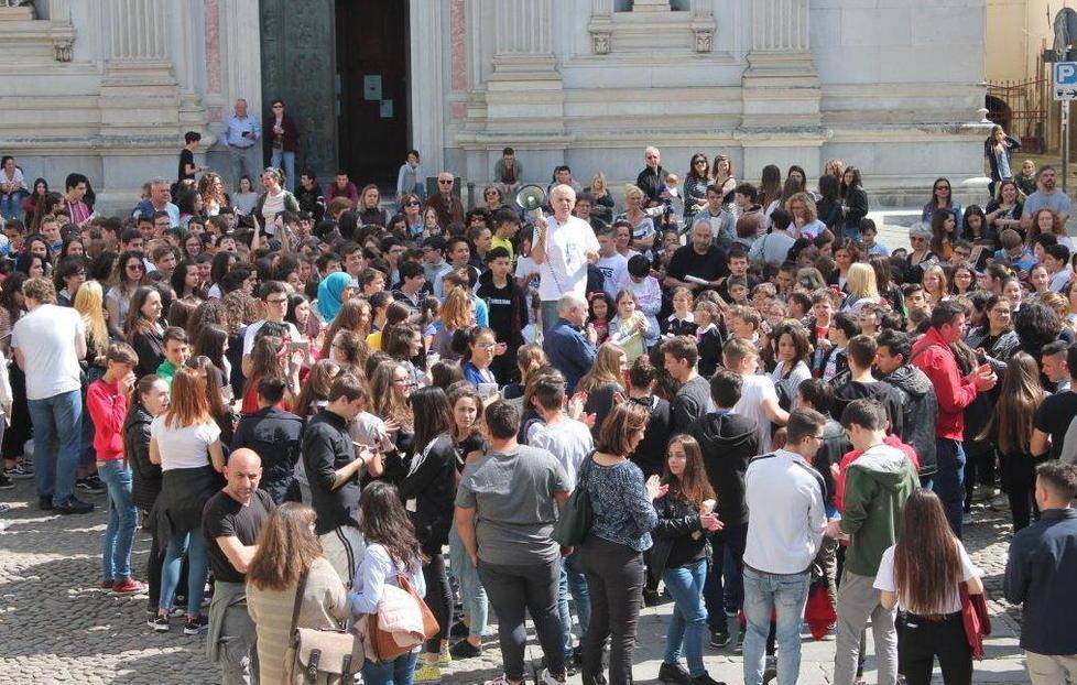 600 studenti per il “flash book” 