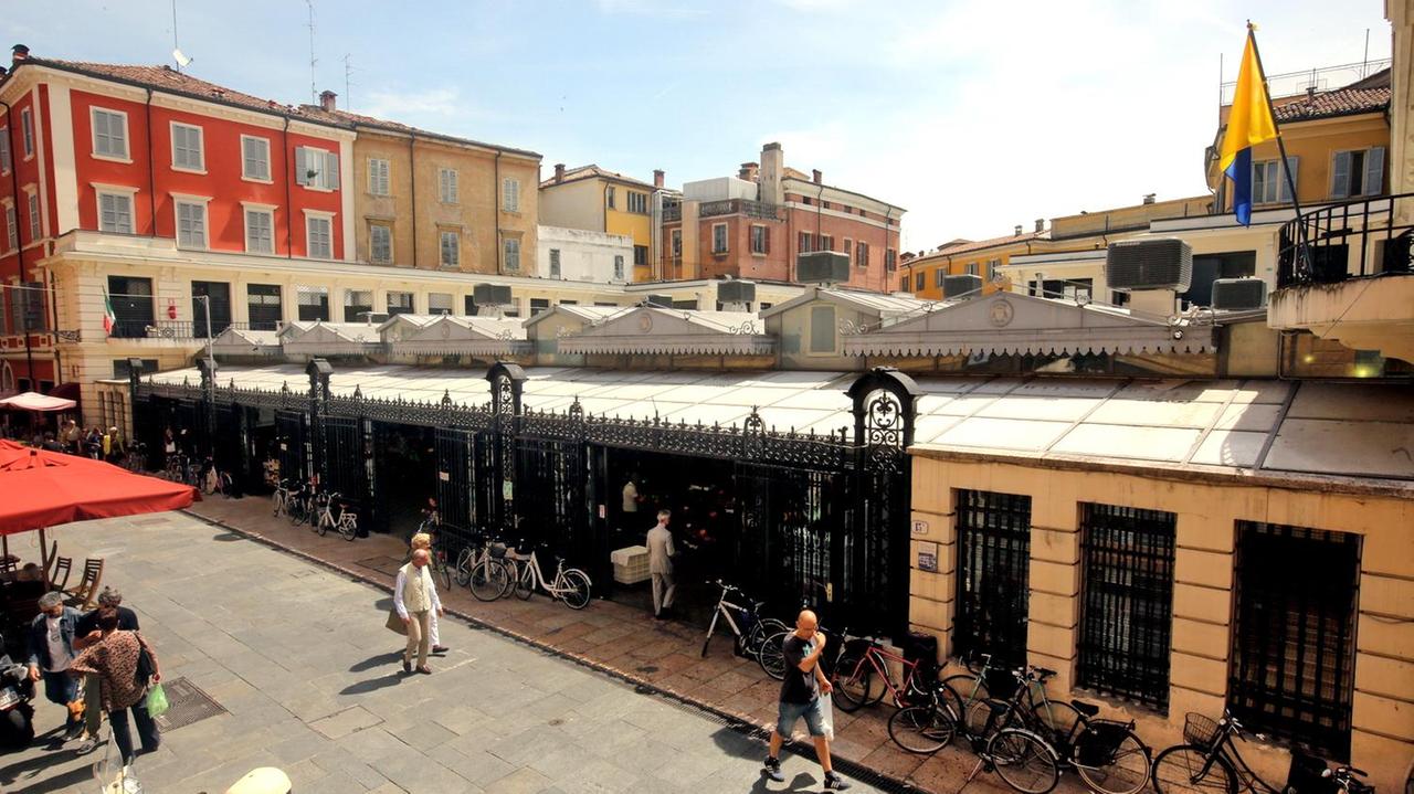 Modena, bocciati i dehors dell’Albinelli, solo semplici tavoli