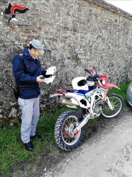 Stop al motocross selvaggio nei boschi 