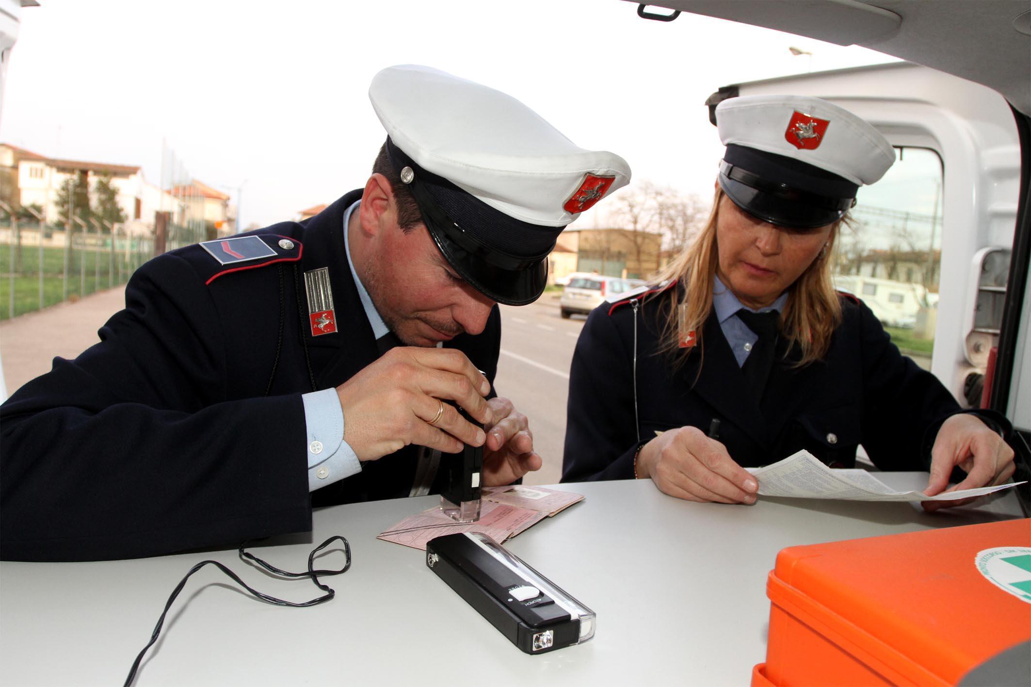 Un controllo dei vigili urbani
