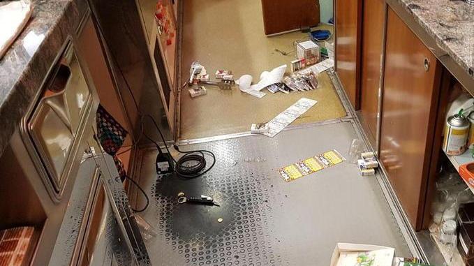 I ladri hanno messo a soqquadro il circolo
