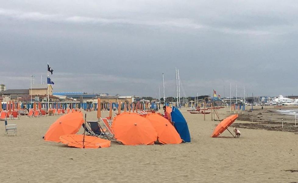 Ancora vandalismi sulla spiaggia
