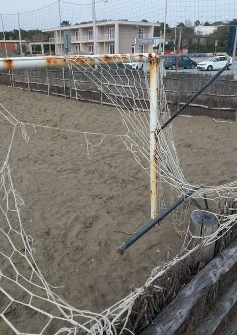 Incuria e degrado i commercianti strigliano il Comune 