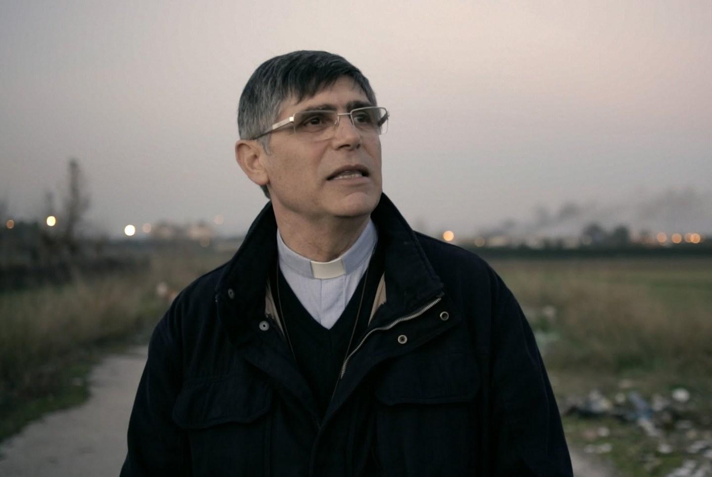 Il prete della Terra dei fuochi «Bello rivedere la Sardegna» 