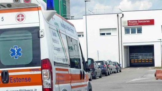 Litiga con l’amico: si getta dall’auto in corsa