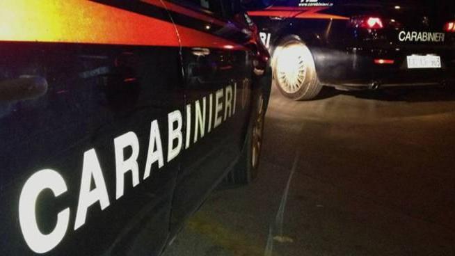 Ferma le auto di notte per chiedere i soldi, la testimonianza: "Attenzione, è una truffa"