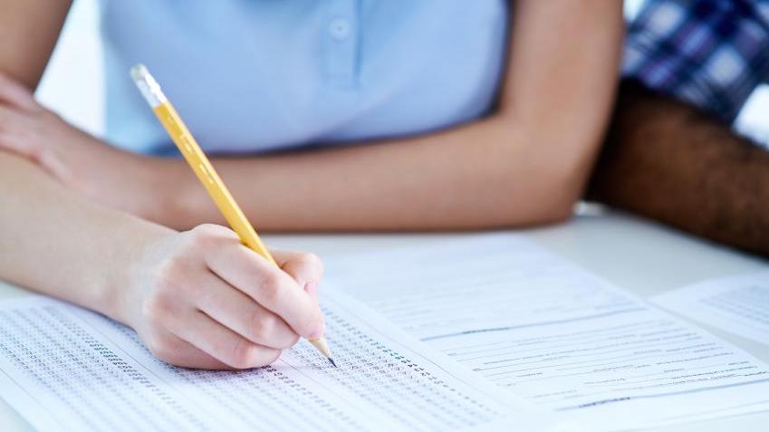 Scuola premia con i soldi gli studenti più bravi