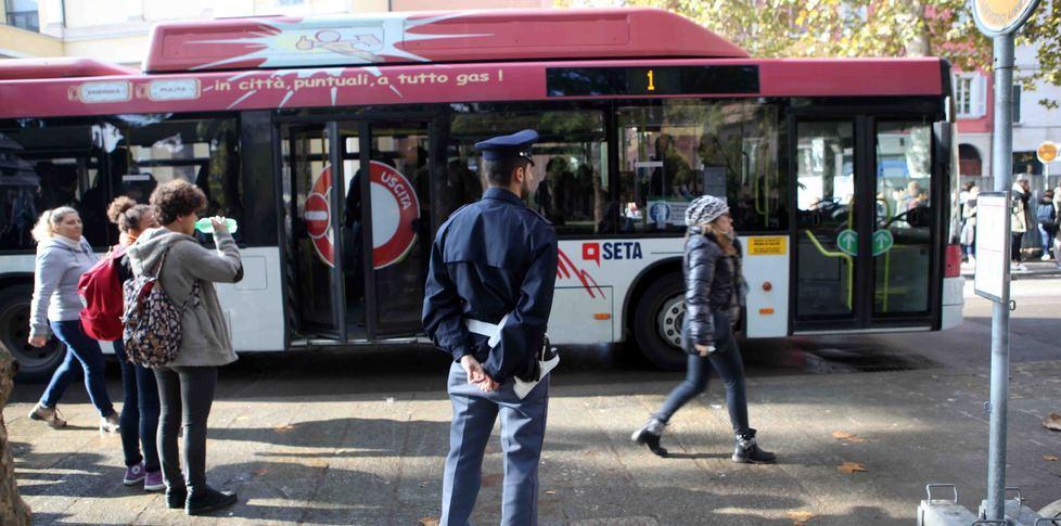 Allarme micro criminalità, sugli autobus reggiani arriva la App anti bullismo 