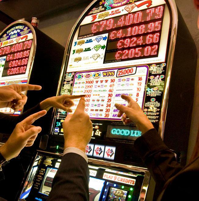 «Nella slot machine c’era il diavolo e mi ha rubato tutti i soldi» 