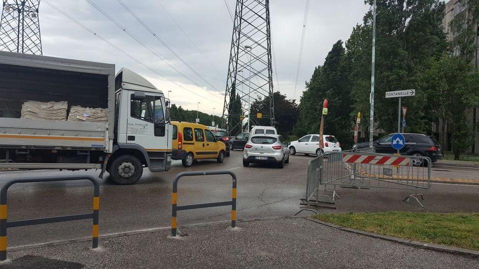 Lavori e deviazioni, caos nella zona sud