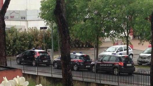 Spaccia vicino alle scuole, sorpreso dai carabinieri