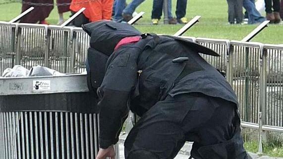 Psicosi bomba per uno zaino abbandonato