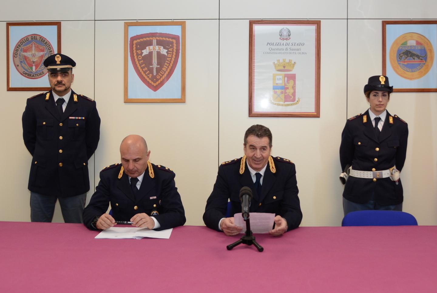 Spaccio vicino alle scuole si costituisce il latitante 