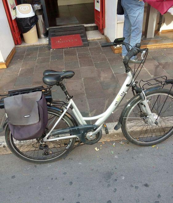 Ruba una bici, incastrato dalle telecamere