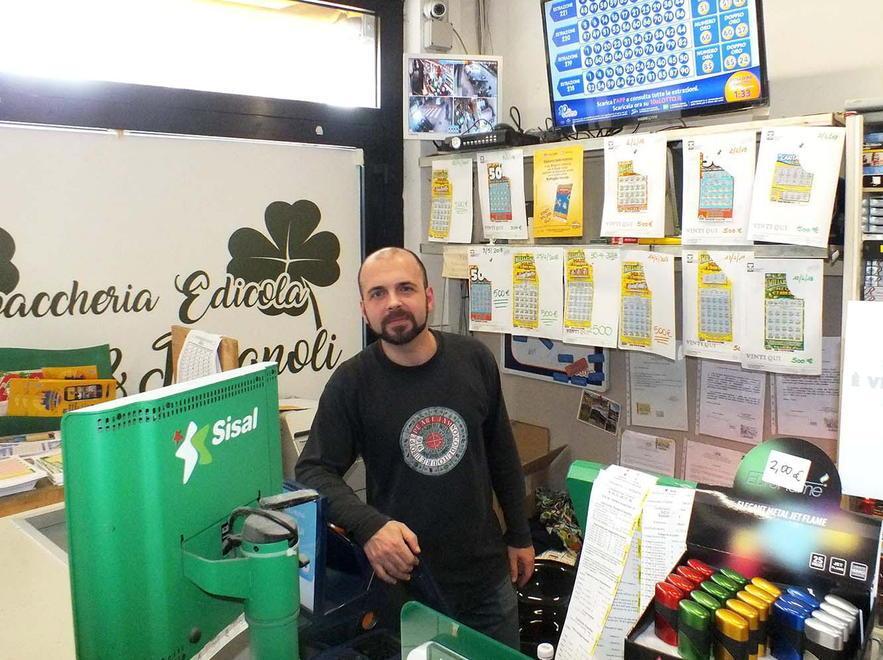 Con 2 euro ne vince 3mila al mese per 20 anni 