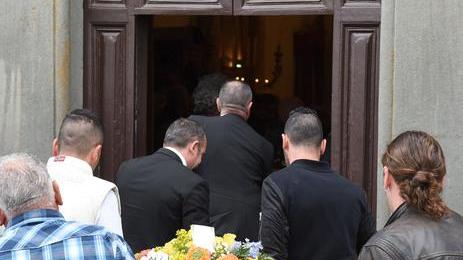 In centinaia a Gello per l’ultimo saluto ad Aldo e Gabriella
