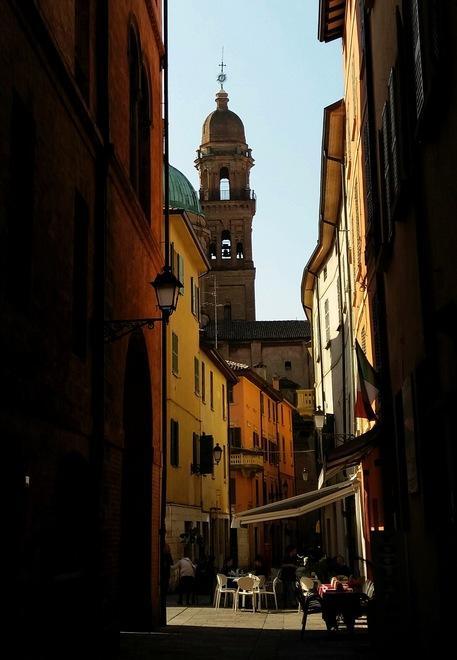 All’alba, di giorno o by night i reggiani amano la loro città 