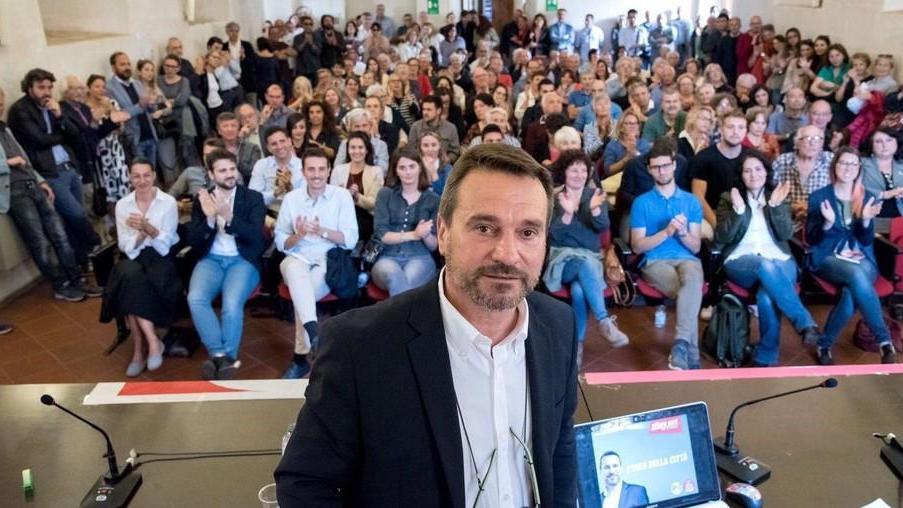 Neri e tutta la sua squadra nel chiostro di Sant’Agostino