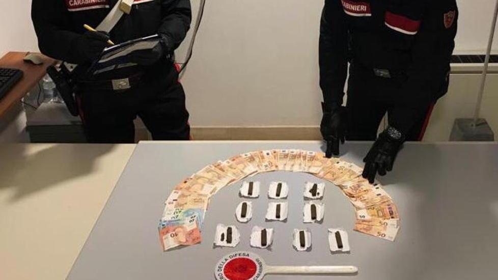 Sorpreso a 74 anni con l’hashish