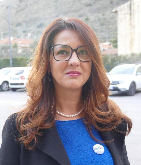 Priscilla Schiano presenta i 16 candidati