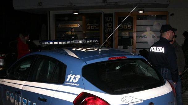 La famiglia mette in fuga i ladri