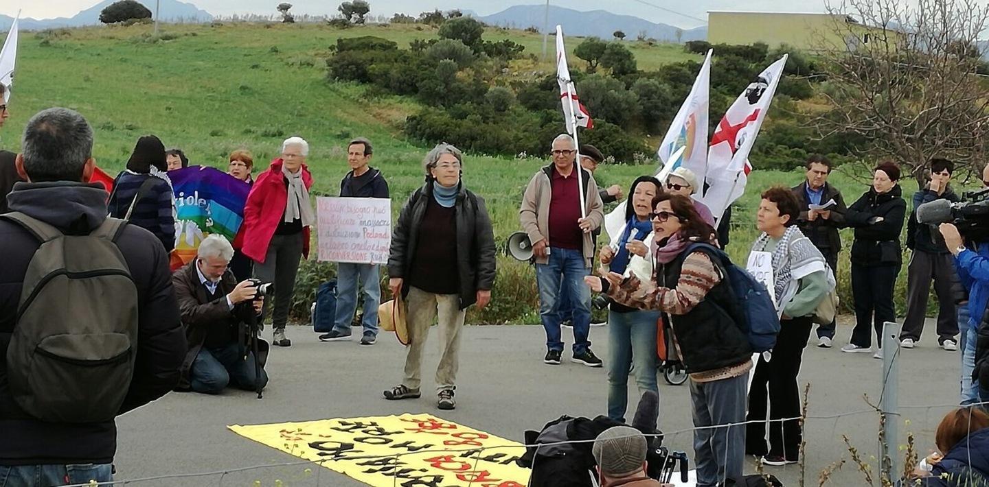 Soru: stop alle bombe la fabbrica Rwm va chiusa 