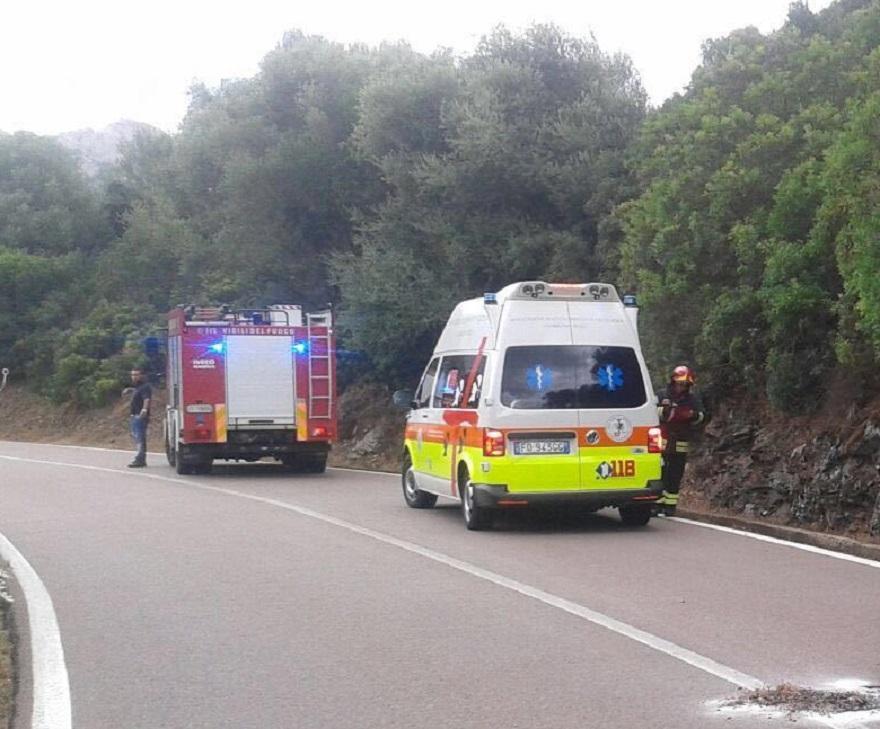 Orientale sarda, muore una donna sbalzata dalla moto