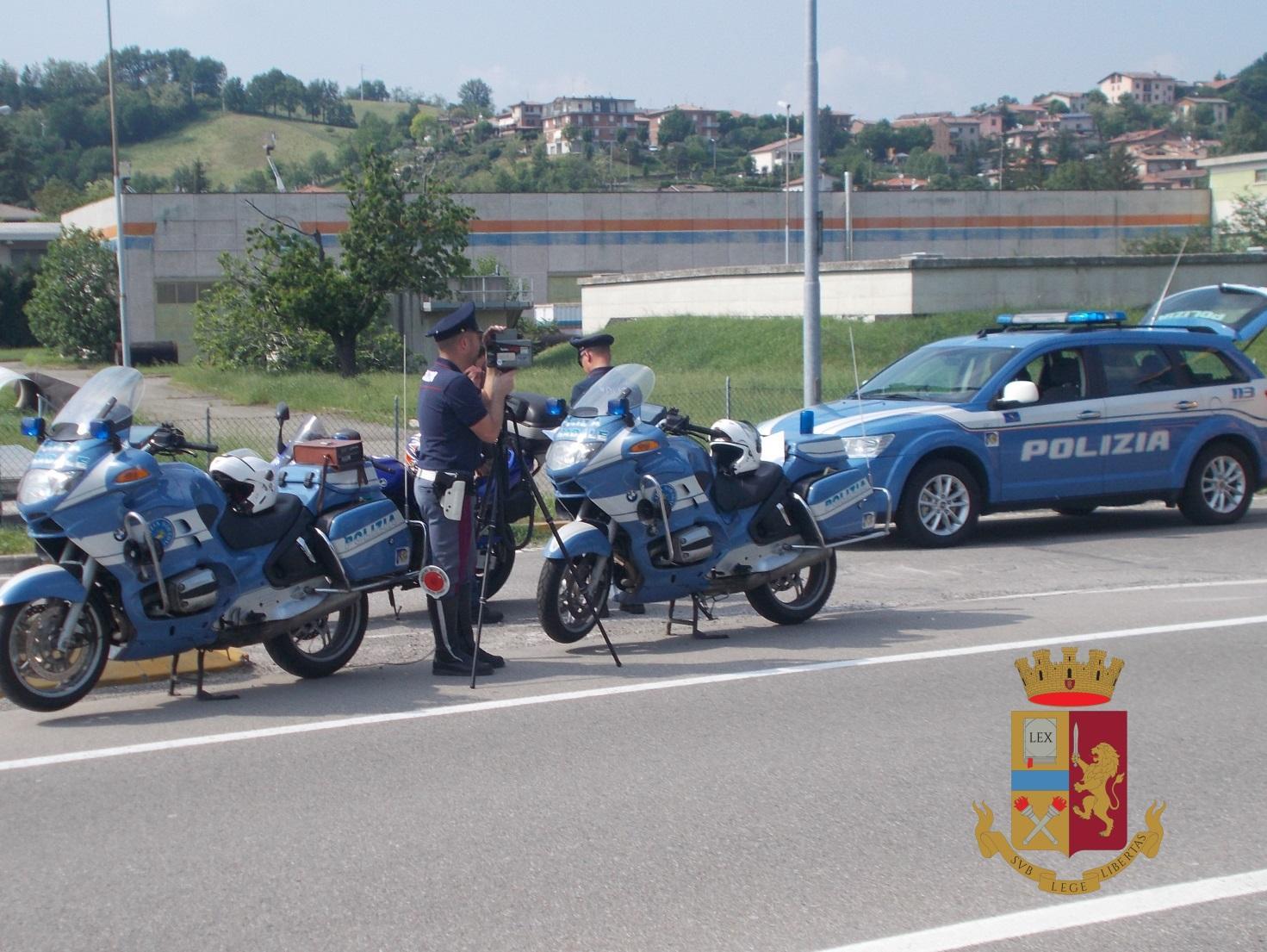 I controlli della polizia stradale lungo la provinciale 486