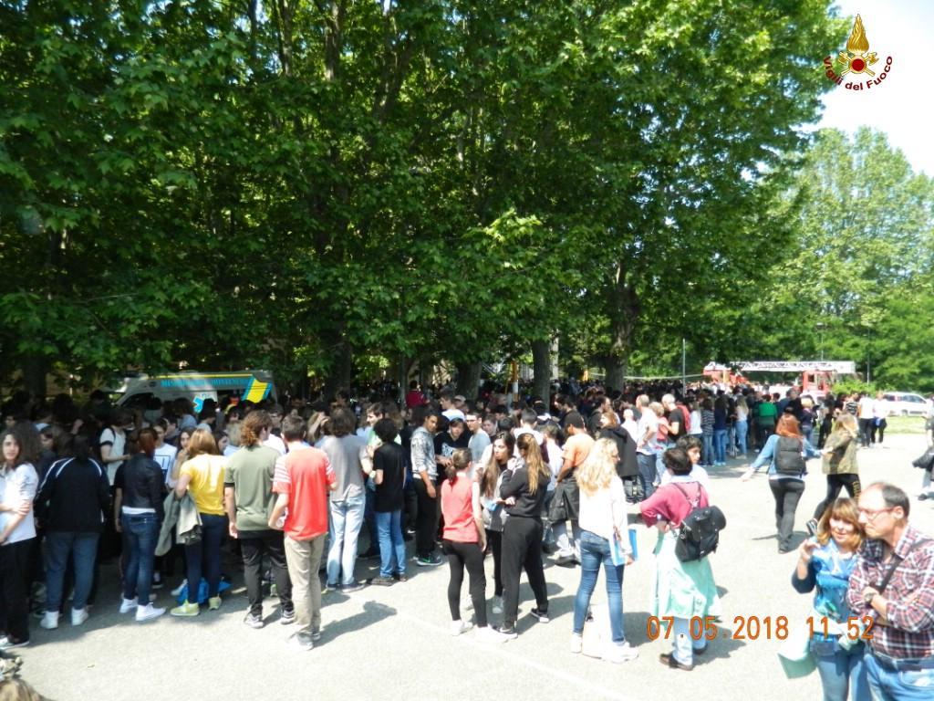 "C'è un incendio a scuola", ma è un'esercitazione 